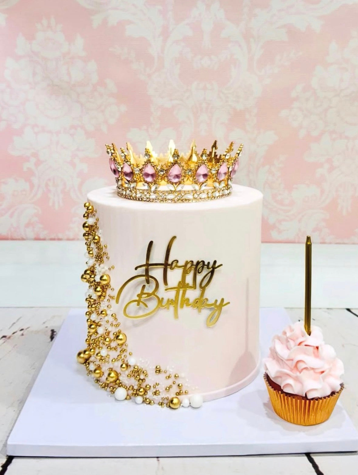 Lux Crown Cake